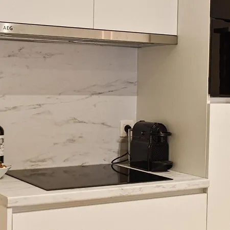 Miramar Residences - Luxurious Seaside Apartman