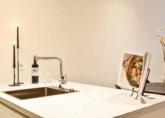 Miramar Residences - Luxurious Seaside Apartamento